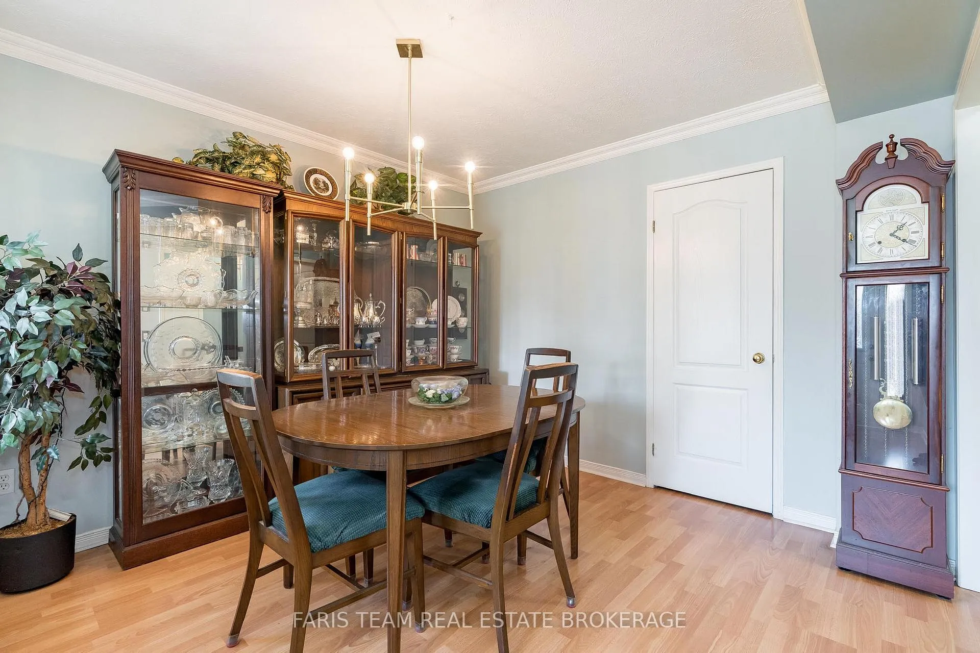Photo 12 of 9 Julia Crescent, Orillia — HOMEH
