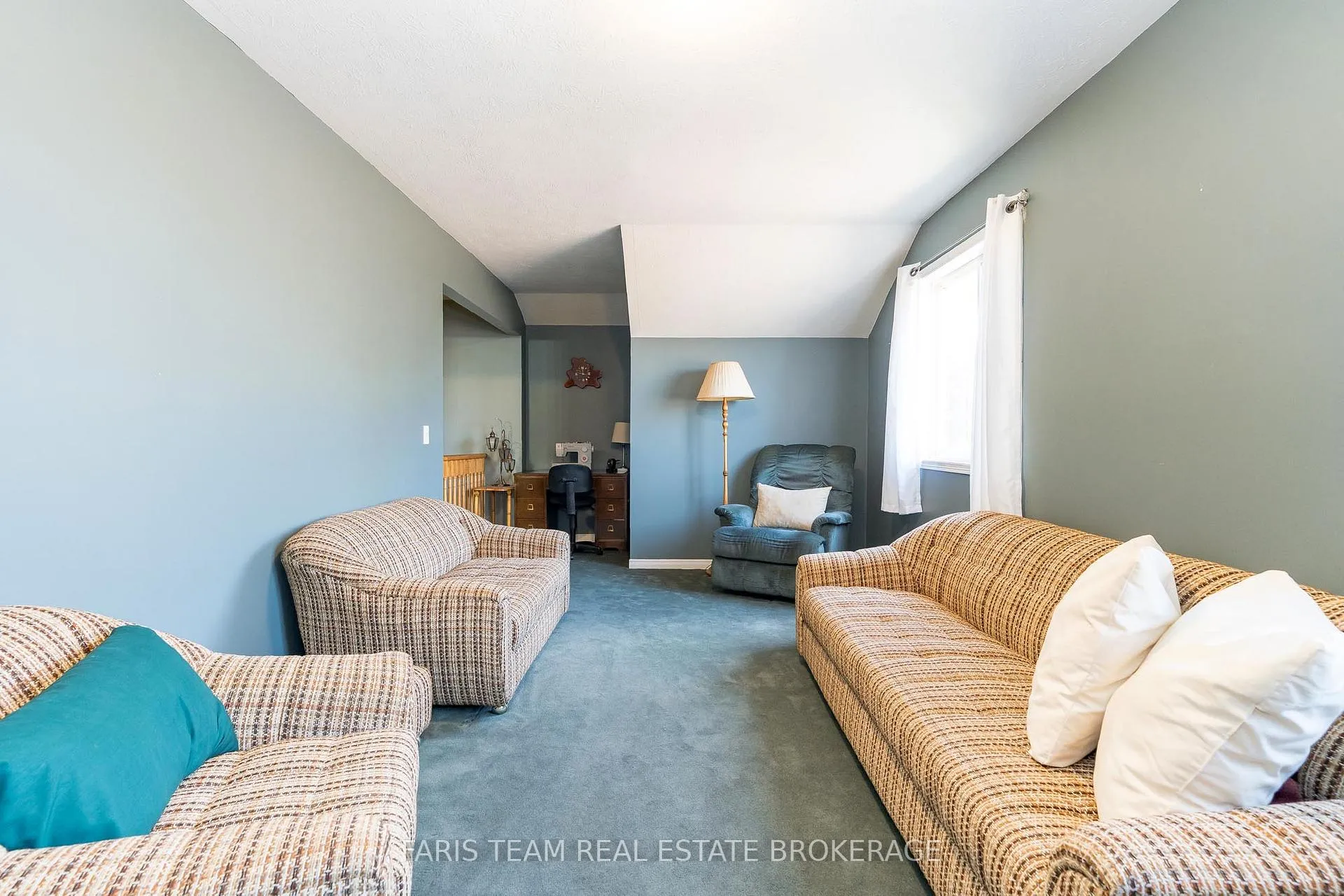 Photo 24 of 9 Julia Crescent, Orillia — HOMEH