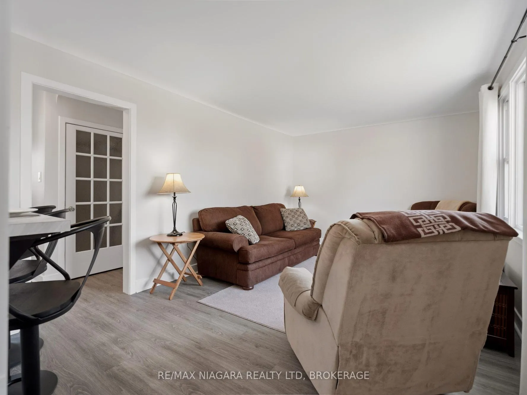 Photo 4 of 7957 Beaverdams Road, Niagara Falls, Ascot — HOMEH