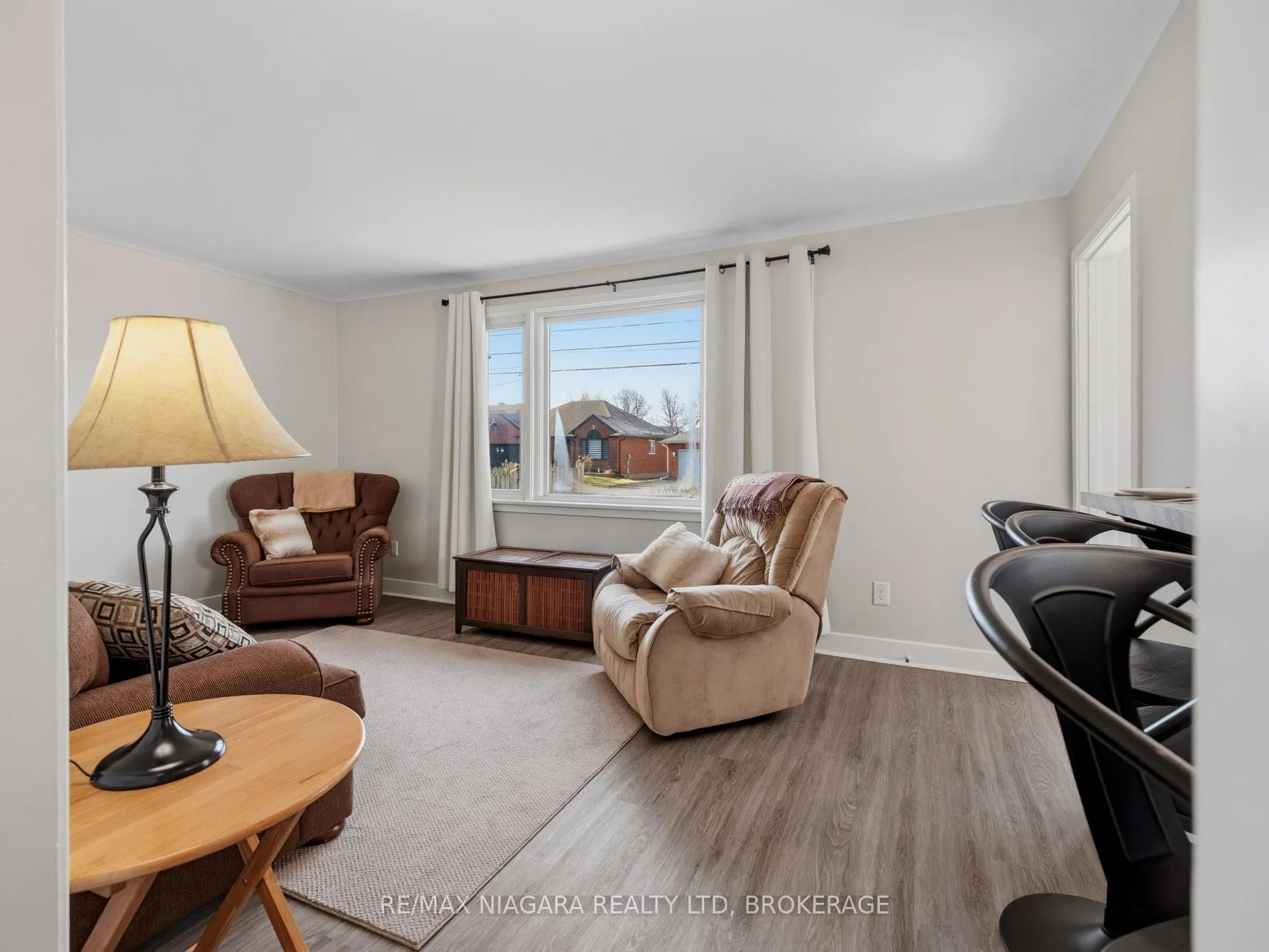 Photo 7 of 7957 Beaverdams Road, Niagara Falls, Ascot — HOMEH