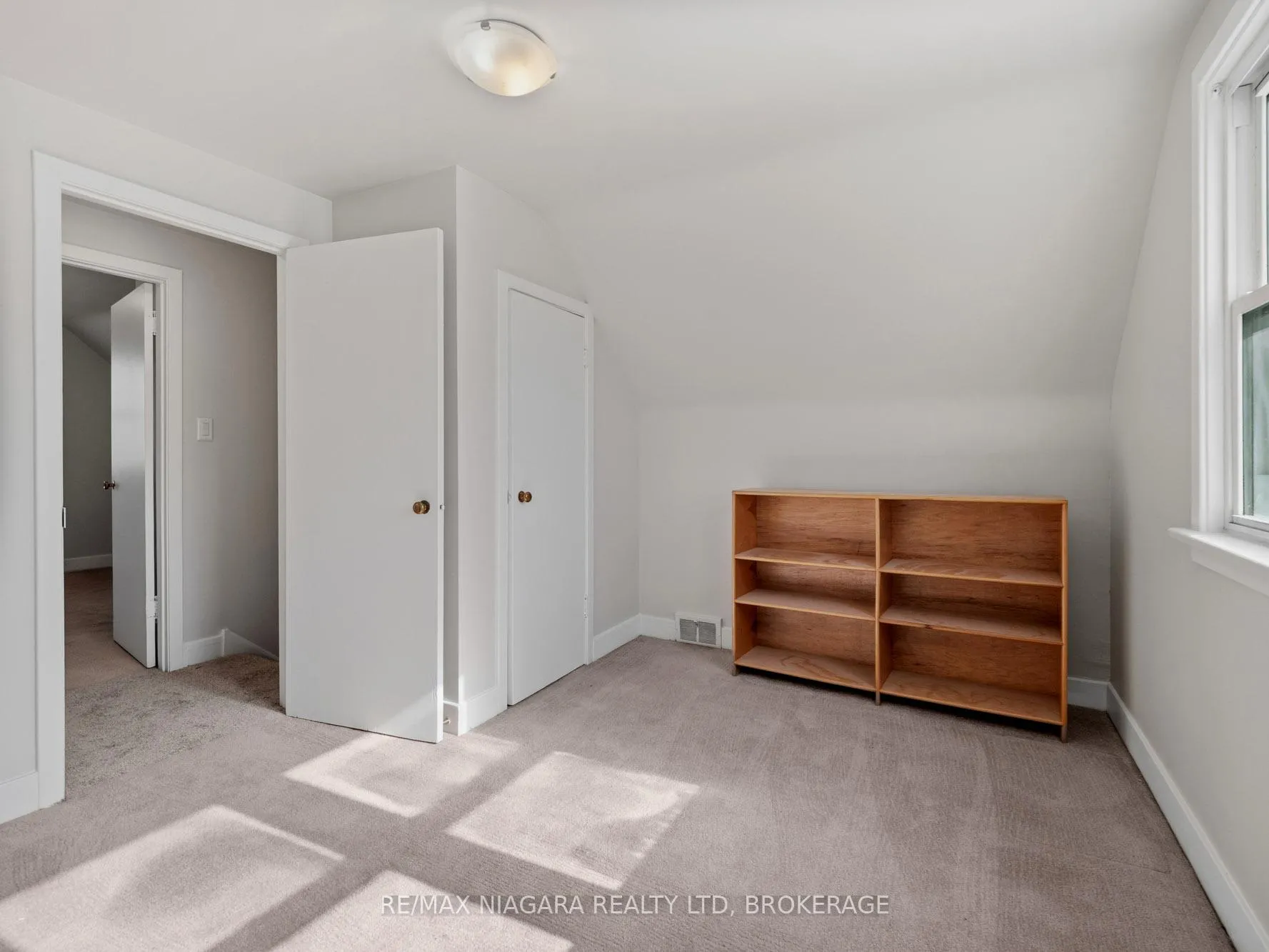 Photo 19 of 7957 Beaverdams Road, Niagara Falls, Ascot — HOMEH