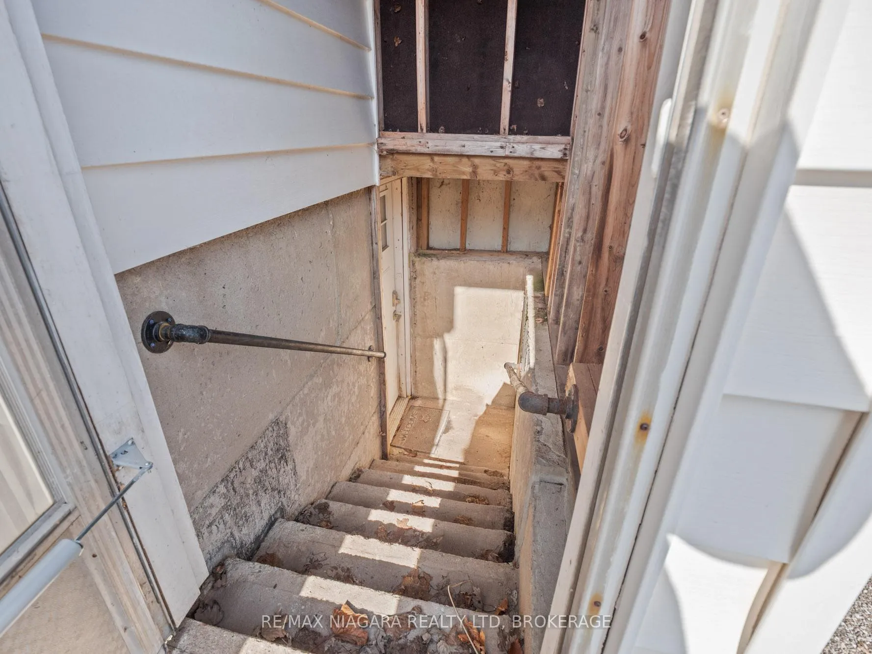 Photo 21 of 7957 Beaverdams Road, Niagara Falls, Ascot — HOMEH