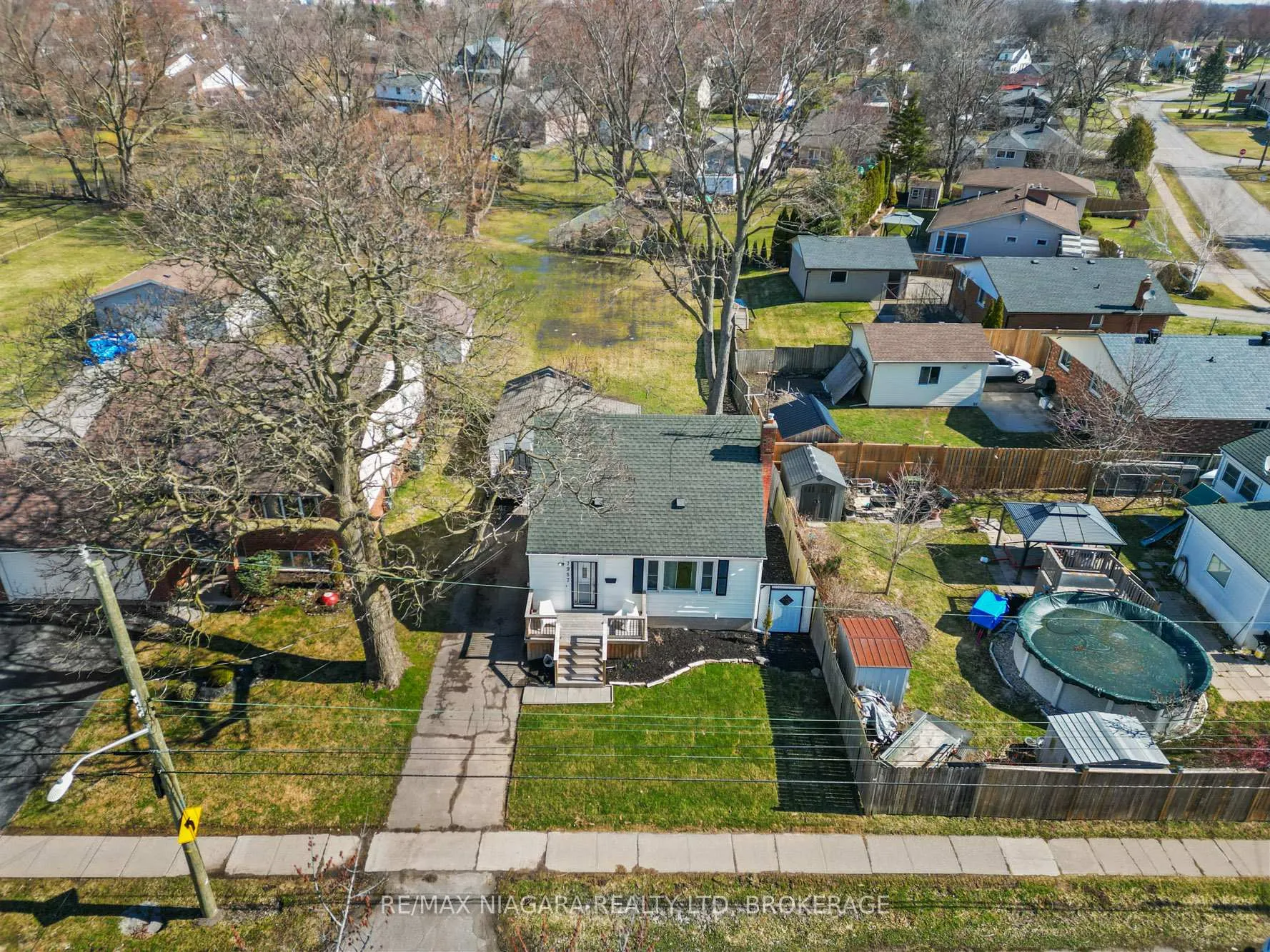 Photo 33 of 7957 Beaverdams Road, Niagara Falls, Ascot — HOMEH