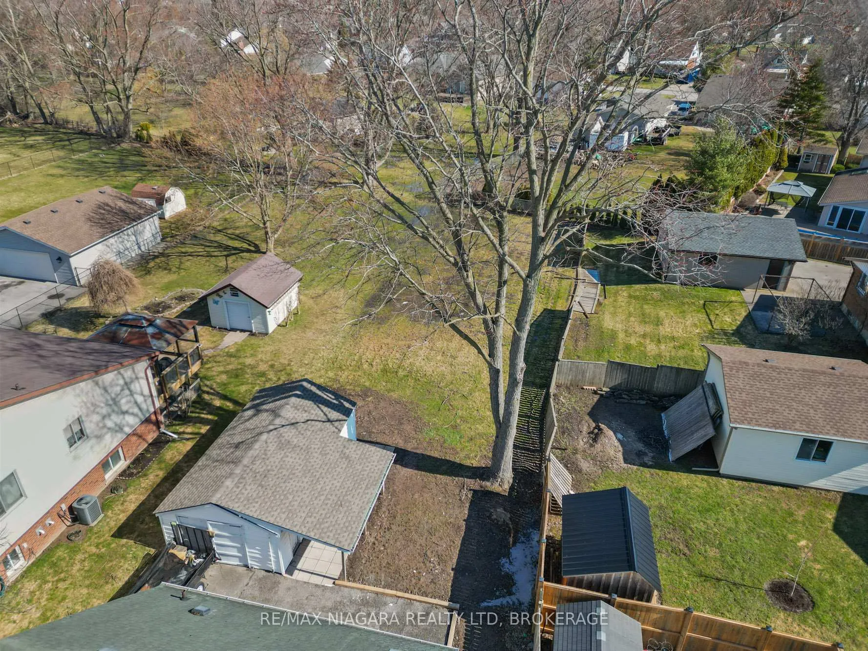 Photo 34 of 7957 Beaverdams Road, Niagara Falls, Ascot — HOMEH