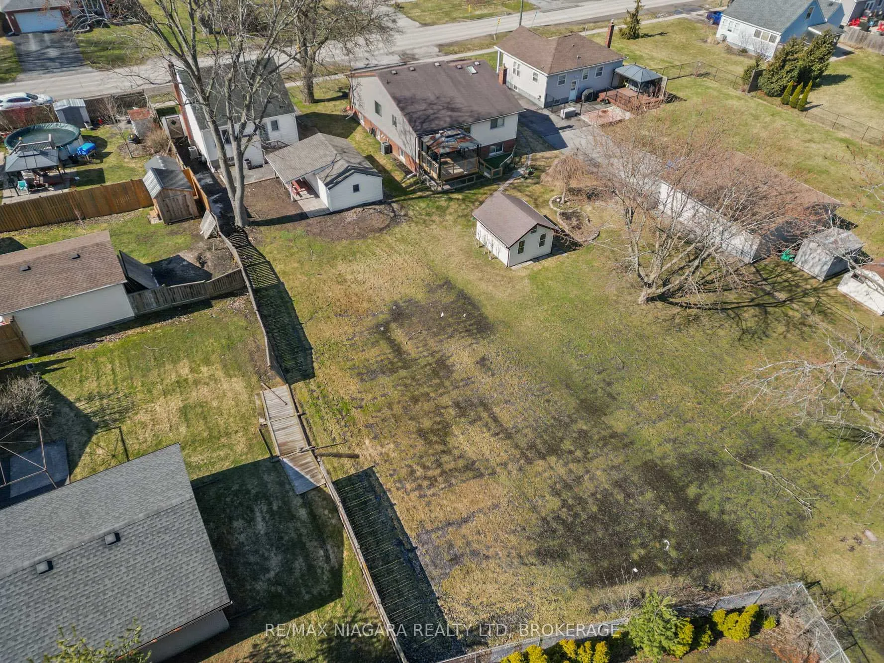 Photo 35 of 7957 Beaverdams Road, Niagara Falls, Ascot — HOMEH