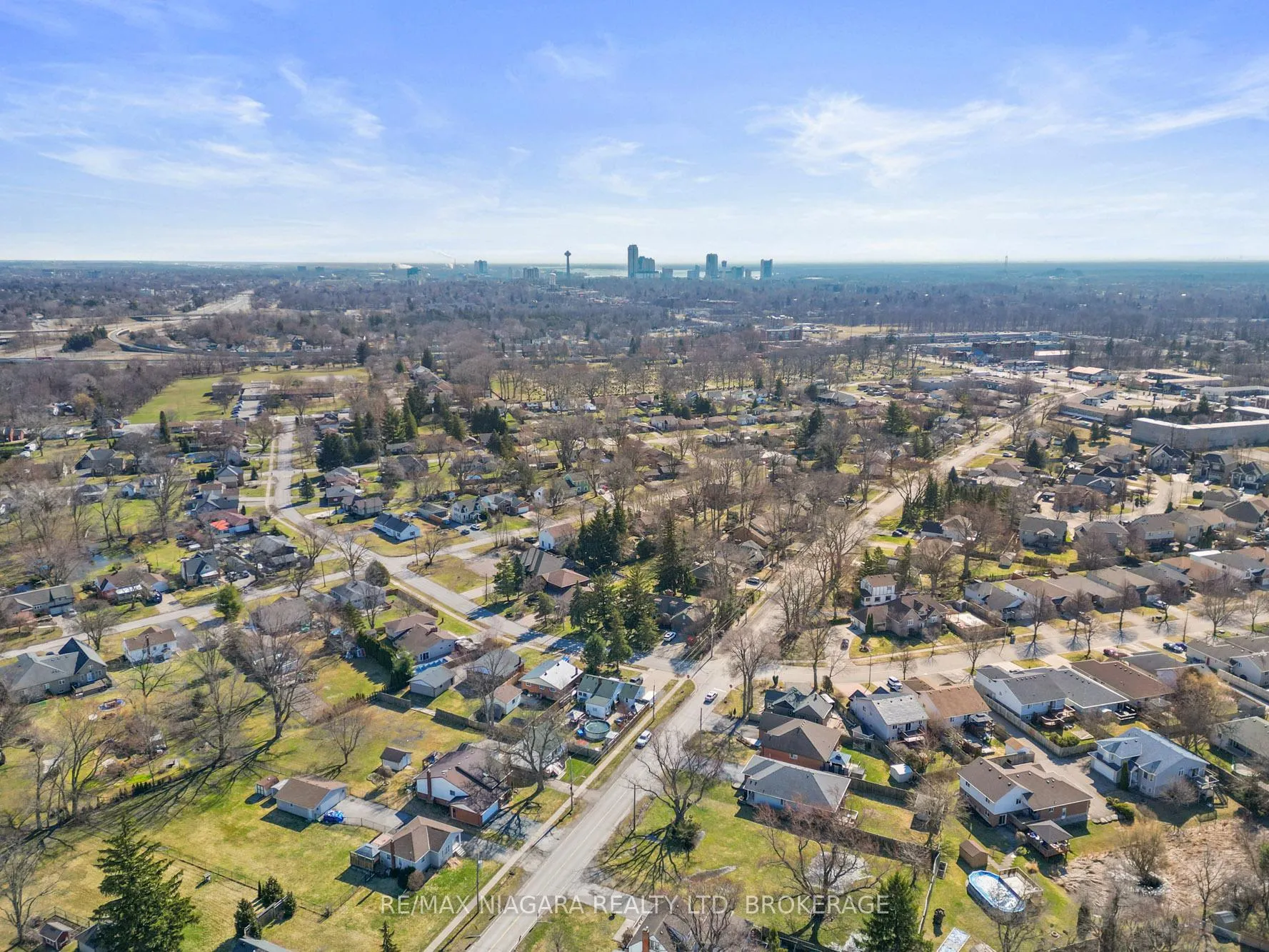 Photo 38 of 7957 Beaverdams Road, Niagara Falls, Ascot — HOMEH