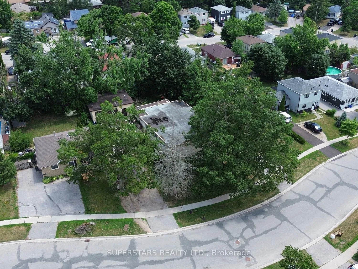 Photo 2 of 239 Letitia Street, Barrie, Letitia Heights — HOMEH