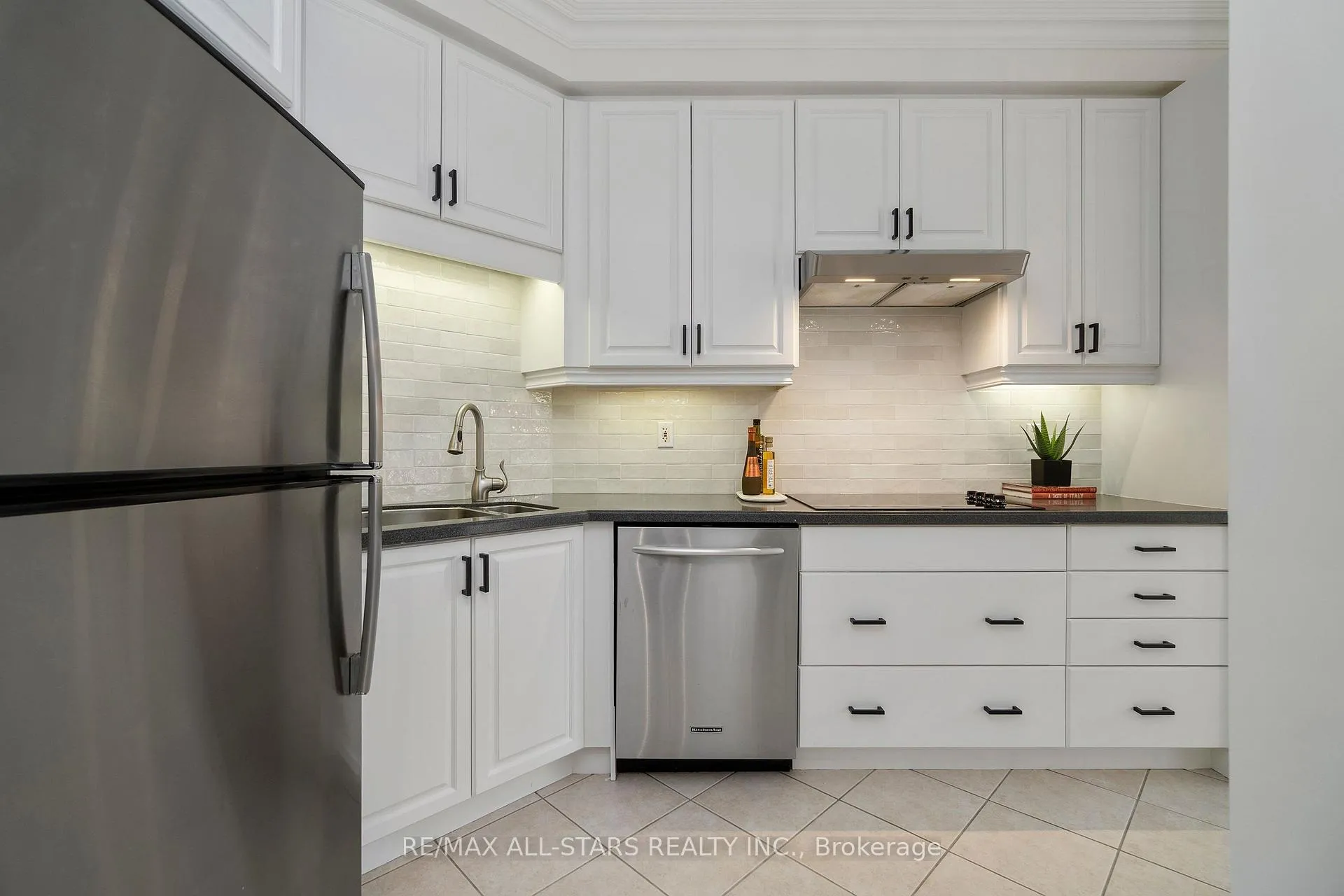 Photo 10 of 29 Wave Hill Way, Markham, Greensborough — HOMEH