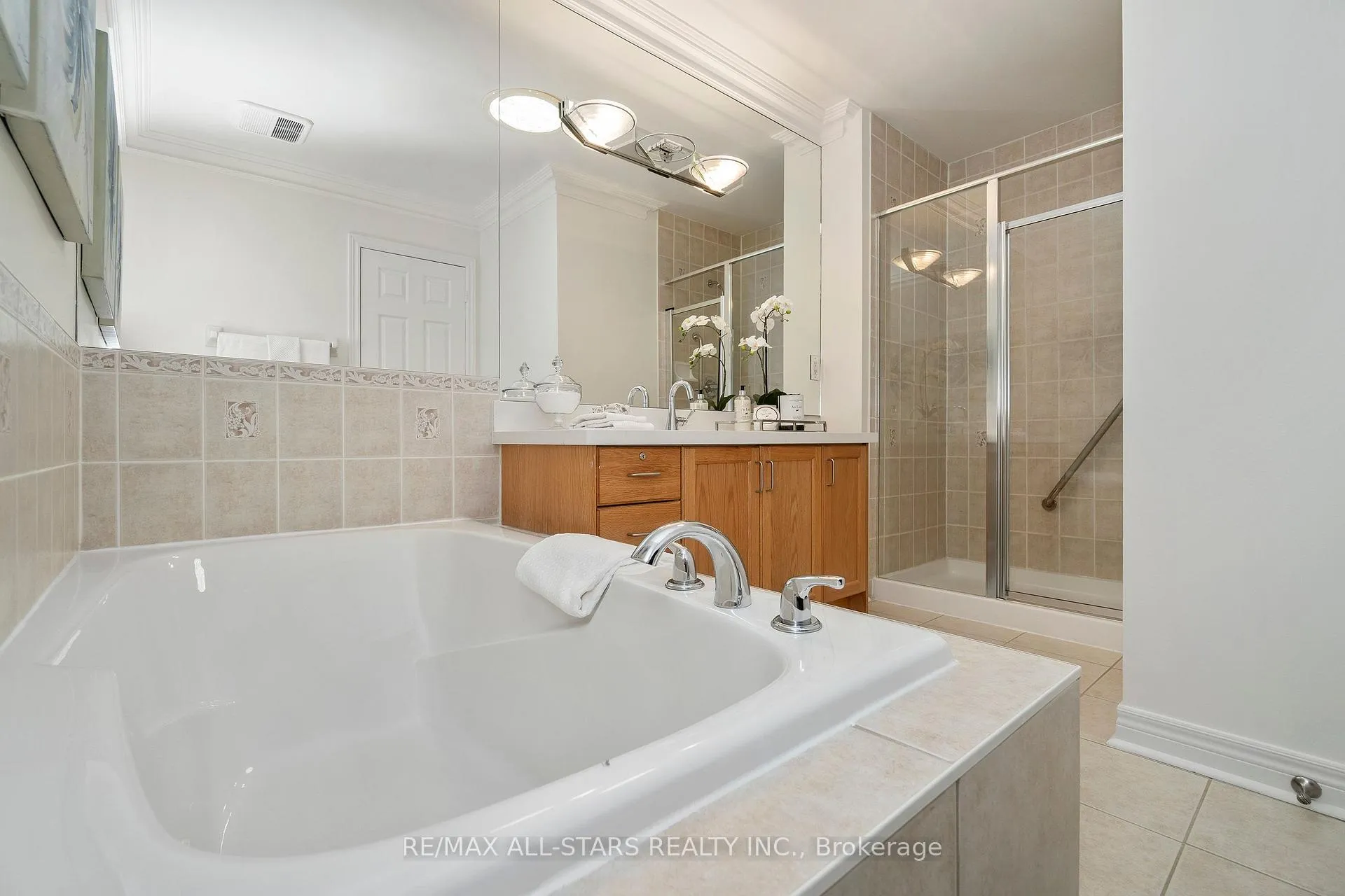 Photo 21 of 29 Wave Hill Way, Markham, Greensborough — HOMEH