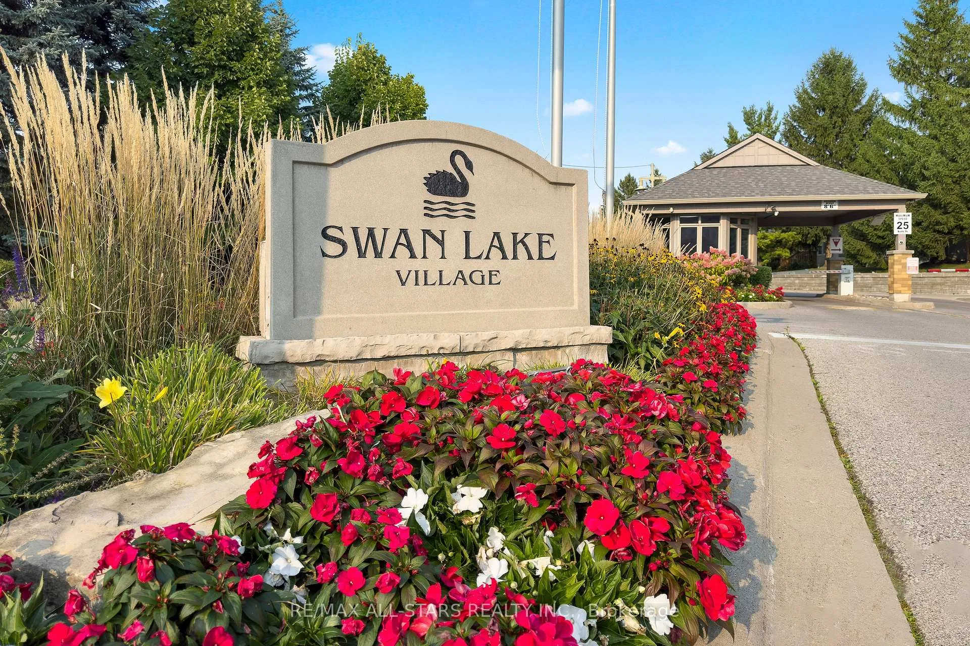 Photo 34 of 29 Wave Hill Way, Markham, Greensborough — HOMEH