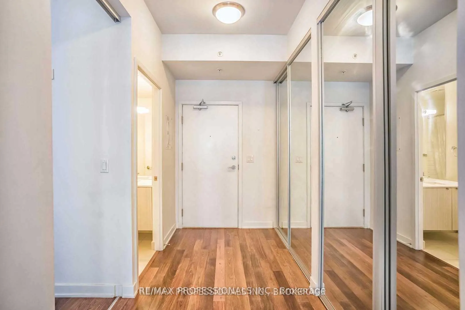 Photo 5 of Unit 611, 32 Camden Street, Toronto, Waterfront Communities — HOMEH