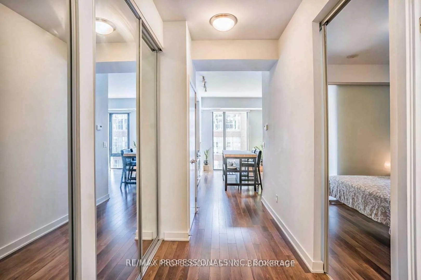 Photo 6 of Unit 611, 32 Camden Street, Toronto, Waterfront Communities — HOMEH