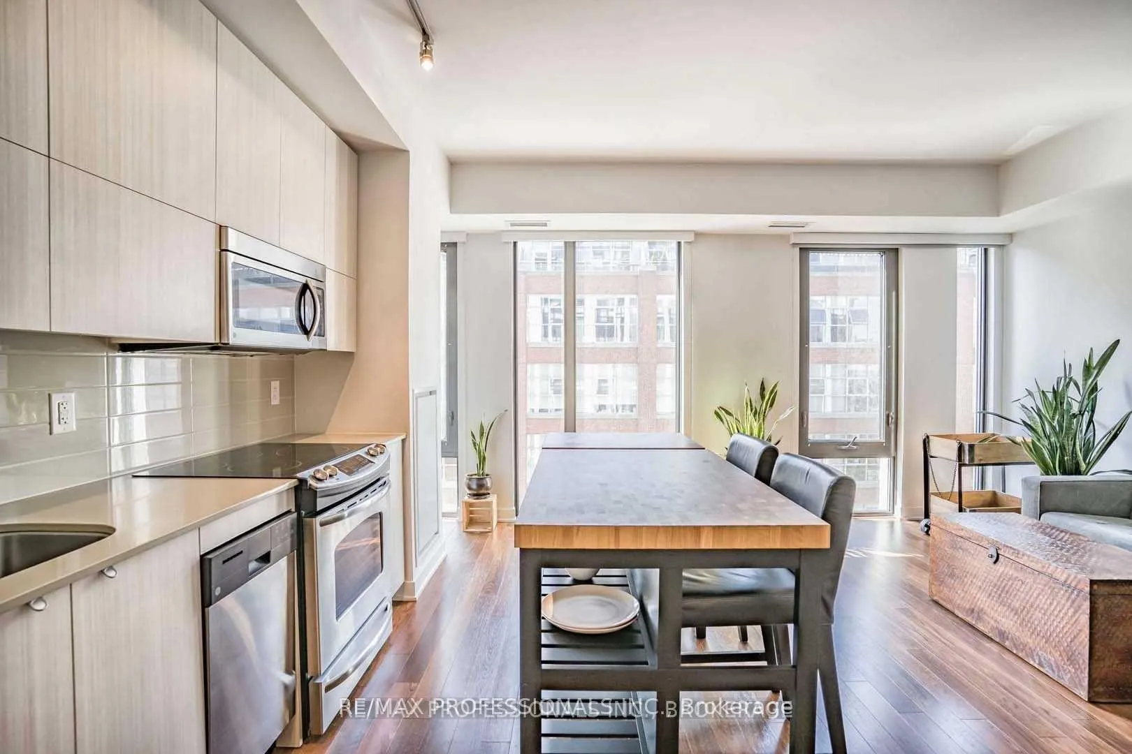 Photo 8 of Unit 611, 32 Camden Street, Toronto, Waterfront Communities — HOMEH