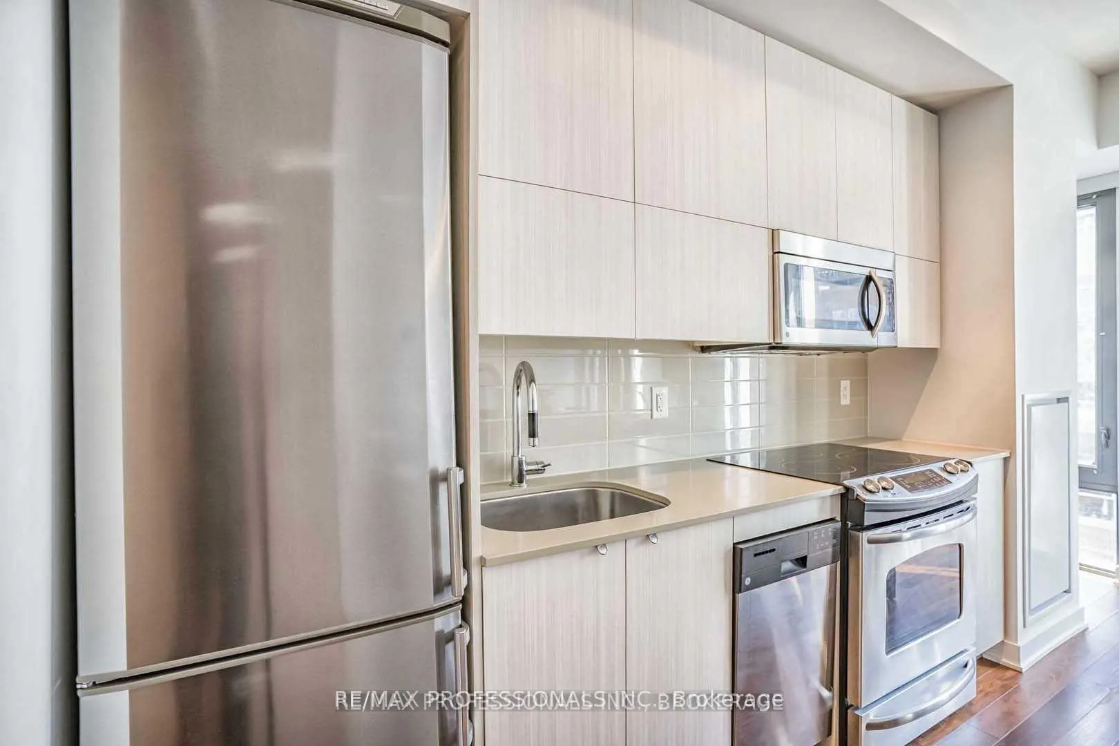 Photo 10 of Unit 611, 32 Camden Street, Toronto, Waterfront Communities — HOMEH