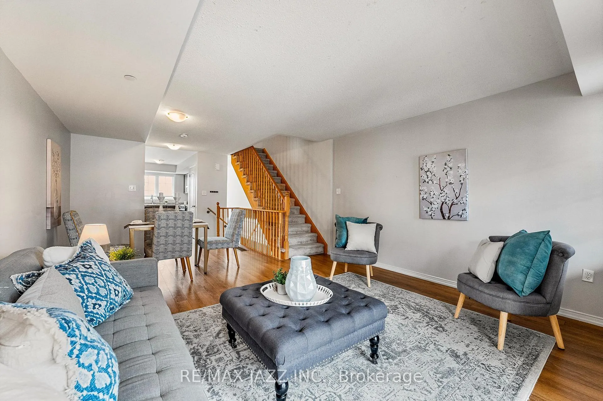 Photo 10 of Unit 331, 2338 Chevron Prince Path, Oshawa, Windfields — HOMEH