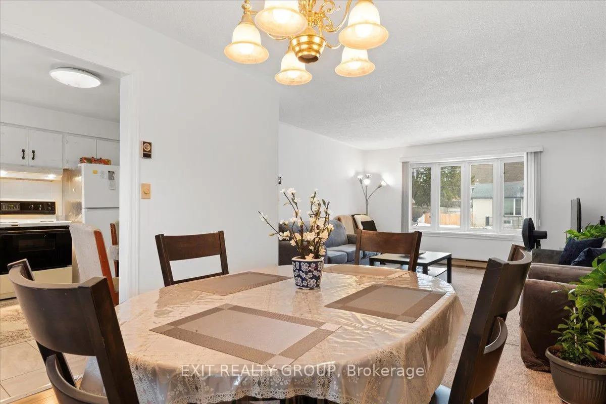 Photo 7 of 12 Chown Crescent, Belleville, Thurlow Ward — HOMEH