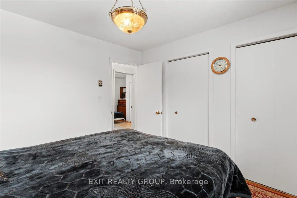 Photo 13 of 12 Chown Crescent, Belleville, Thurlow Ward — HOMEH