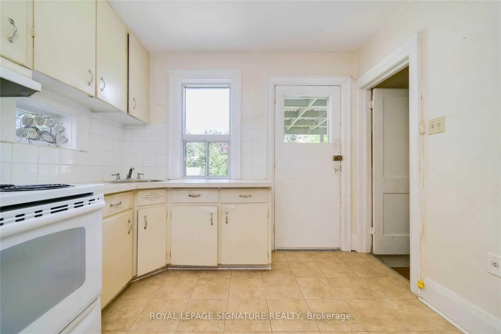 Photo 16 of 66 Glengarry Avenue, Toronto, Lawrence Park North — HOMEH