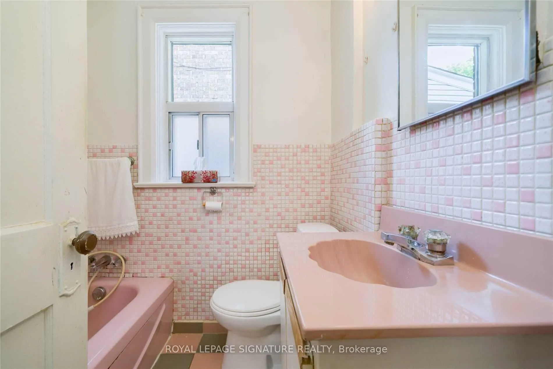 Photo 26 of 66 Glengarry Avenue, Toronto, Lawrence Park North — HOMEH