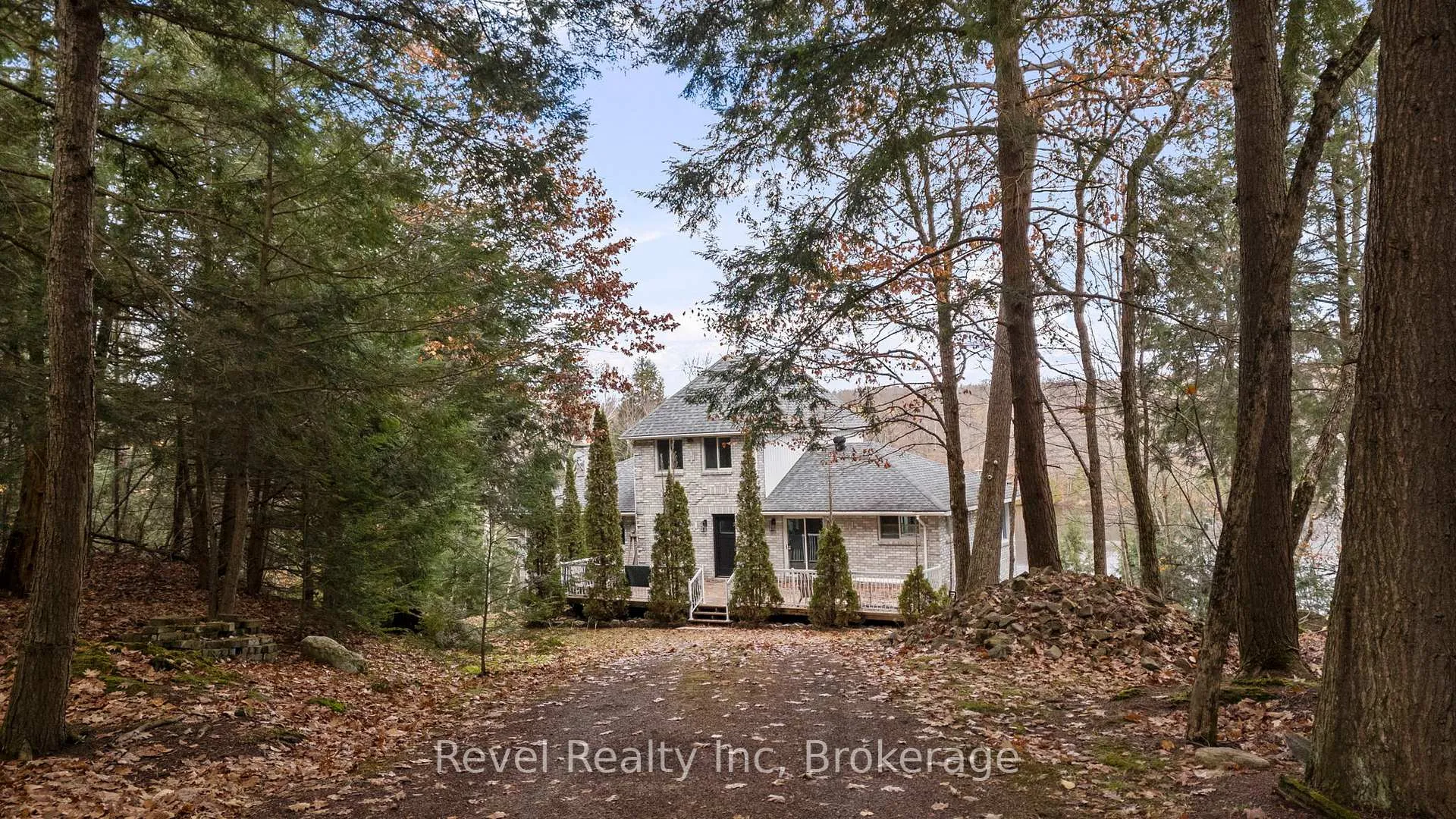 Photo 3 of 75 Silver Point Drive, Seguin — HOMEH