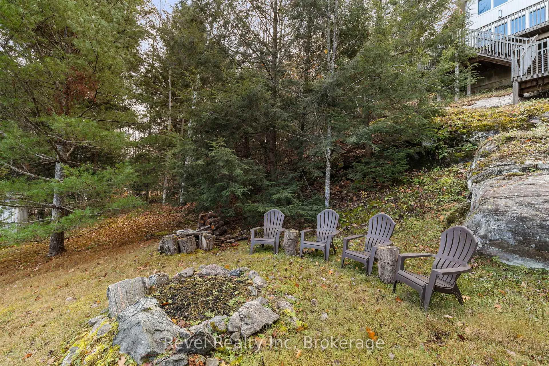 Photo 4 of 75 Silver Point Drive, Seguin — HOMEH