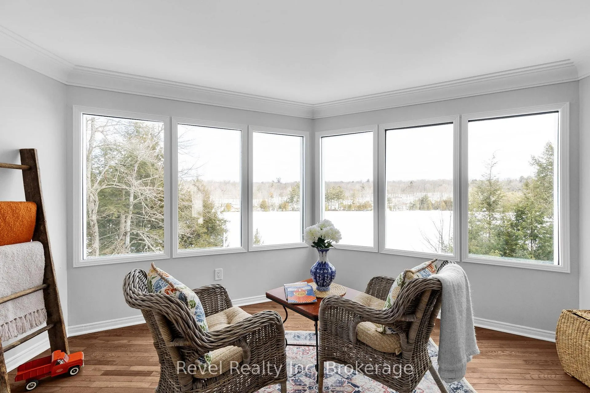 Photo 10 of 75 Silver Point Drive, Seguin — HOMEH