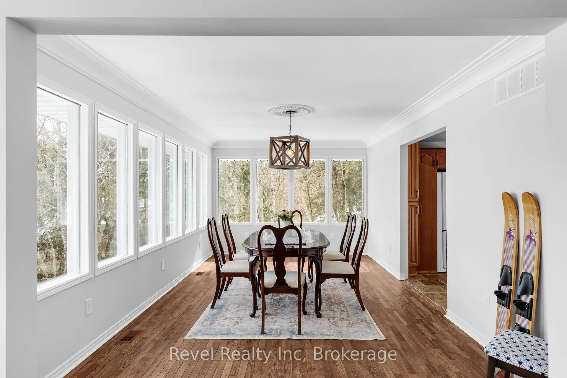 Photo 11 of 75 Silver Point Drive, Seguin — HOMEH