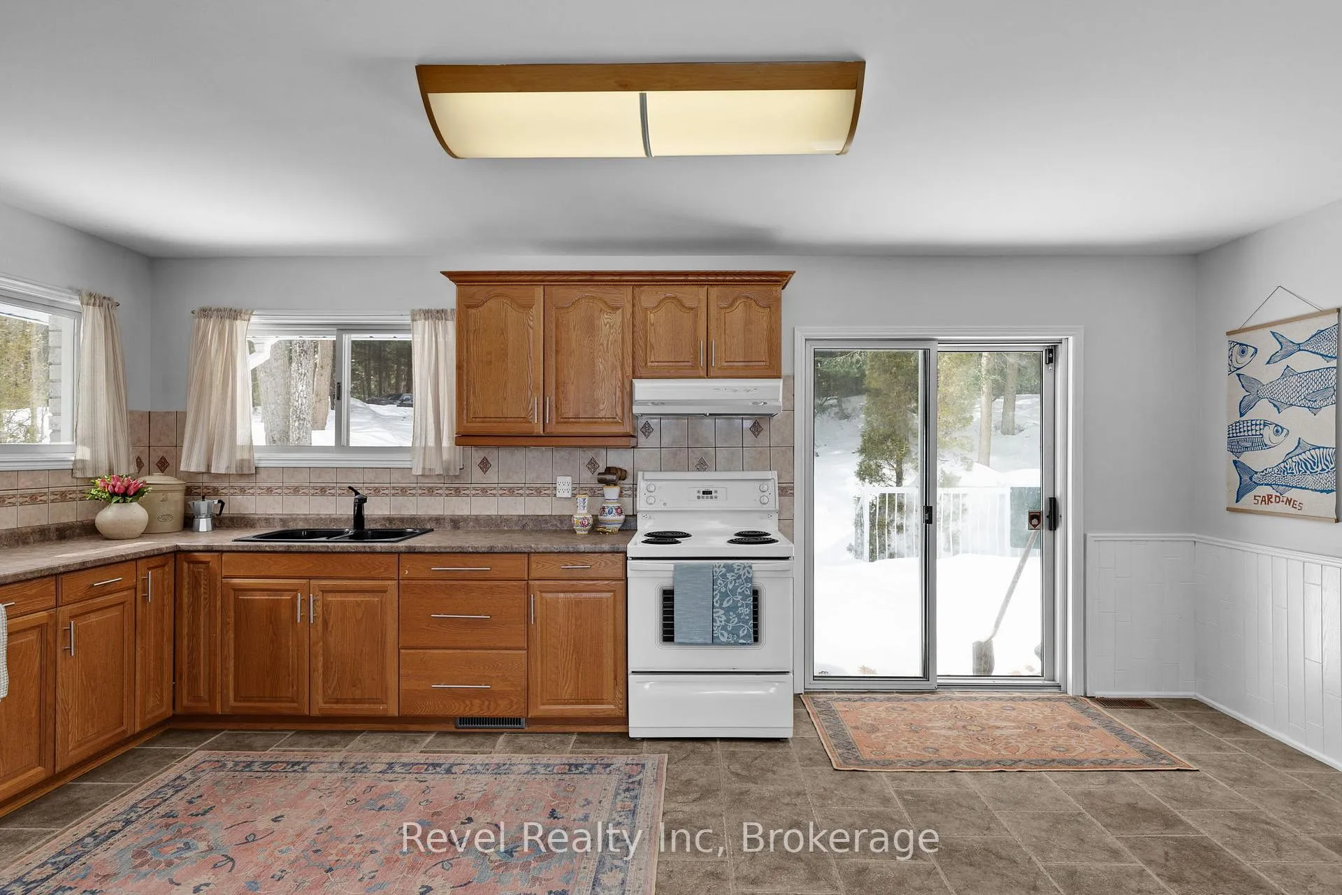 Photo 19 of 75 Silver Point Drive, Seguin — HOMEH