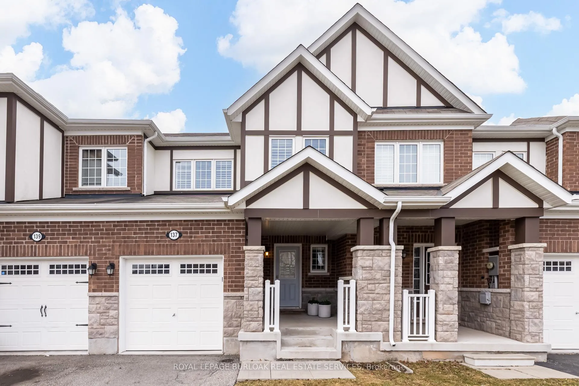 Photo 1 of 137 McMonies Drive, Hamilton, Waterdown — HOMEH