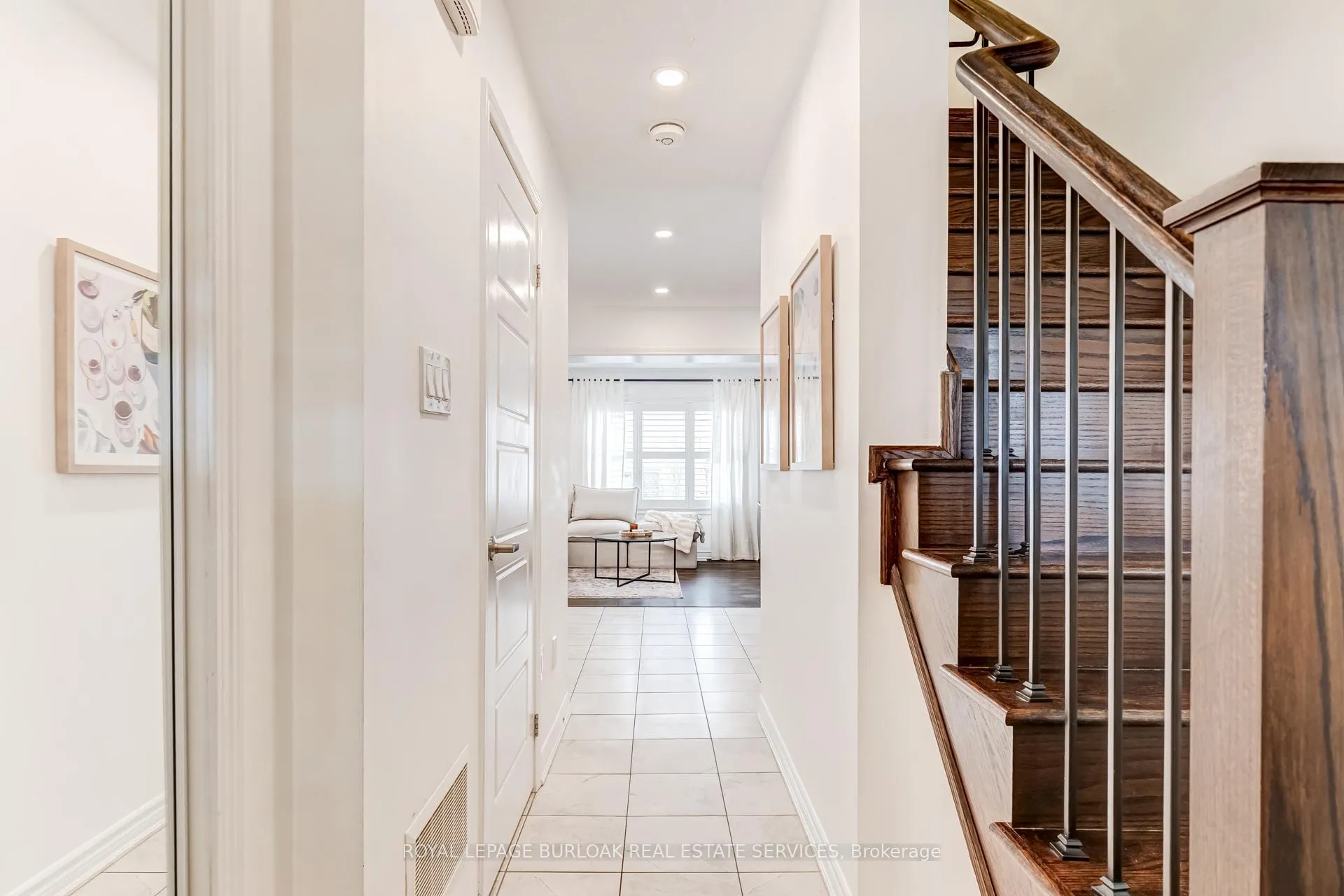 Photo 6 of 137 McMonies Drive, Hamilton, Waterdown — HOMEH