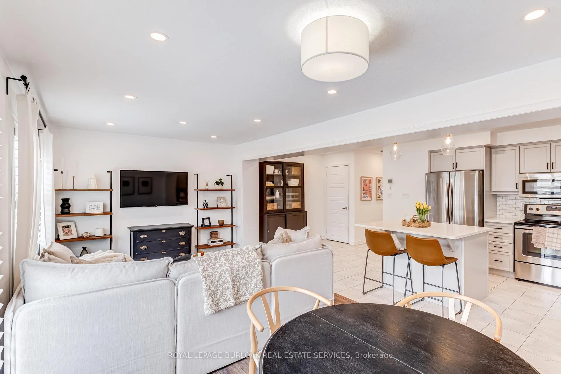 Photo 20 of 137 McMonies Drive, Hamilton, Waterdown — HOMEH