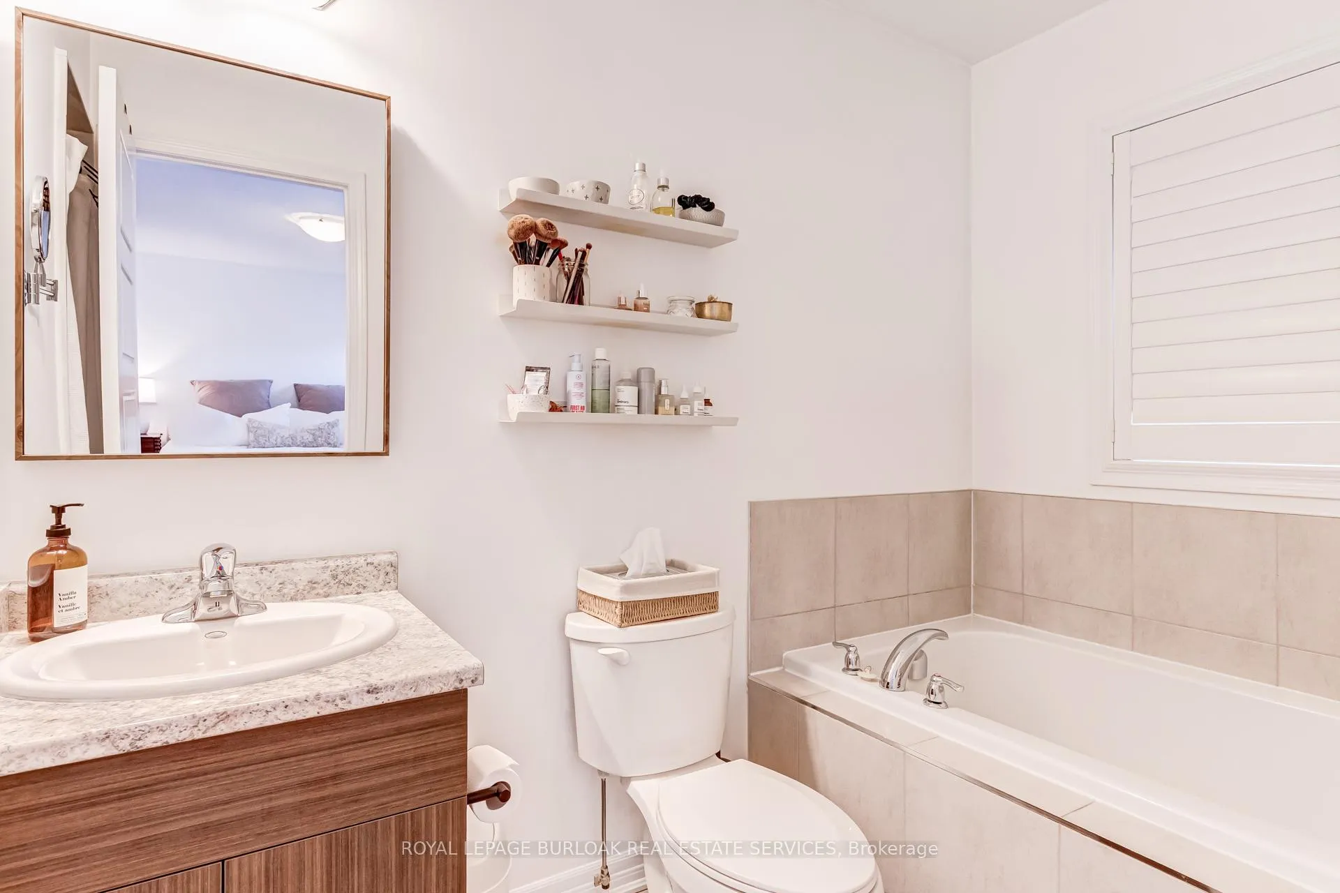 Photo 31 of 137 McMonies Drive, Hamilton, Waterdown — HOMEH