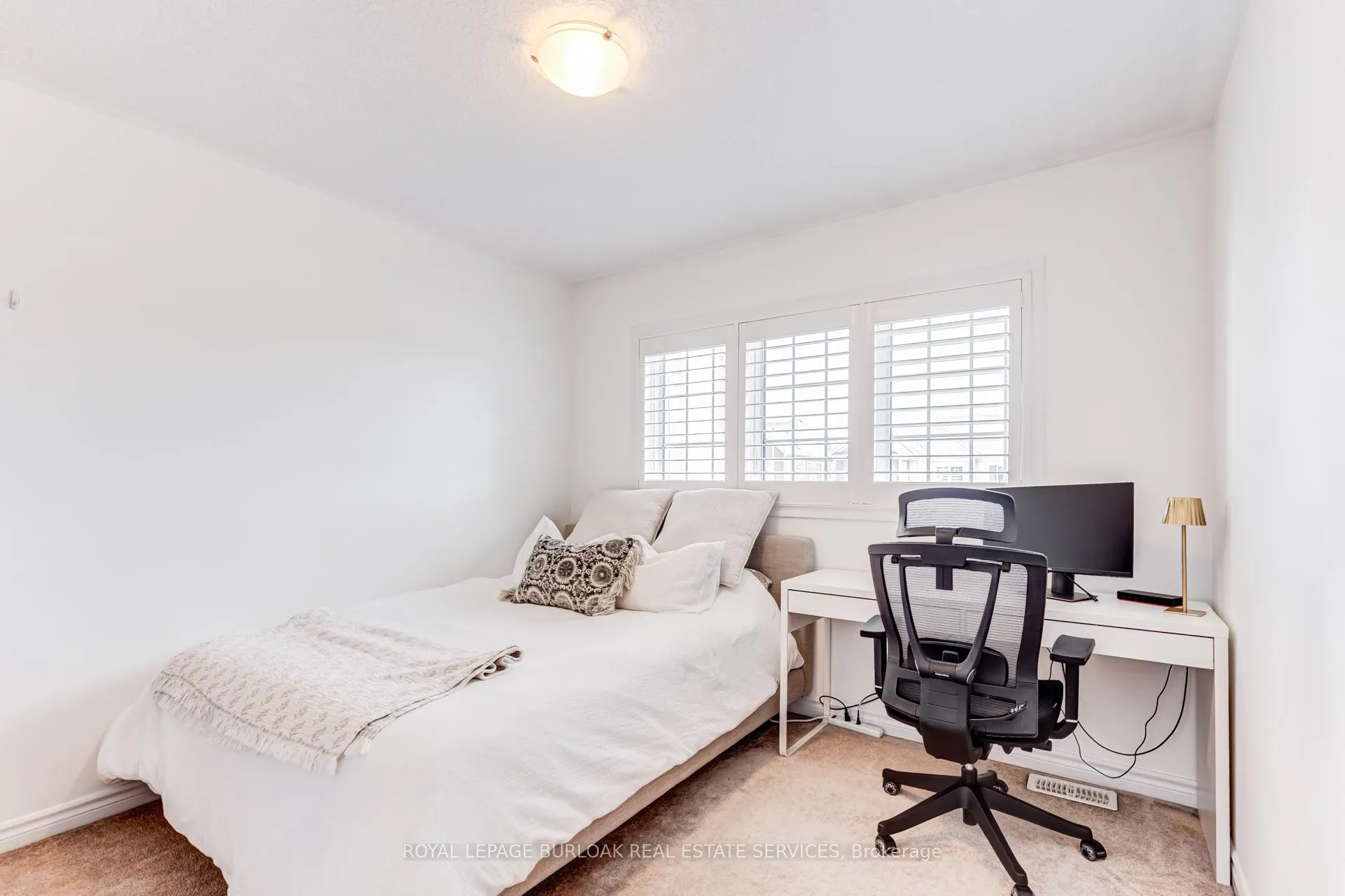 Photo 39 of 137 McMonies Drive, Hamilton, Waterdown — HOMEH