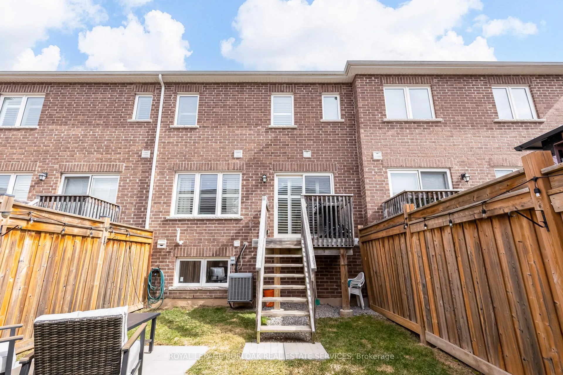 Photo 45 of 137 McMonies Drive, Hamilton, Waterdown — HOMEH
