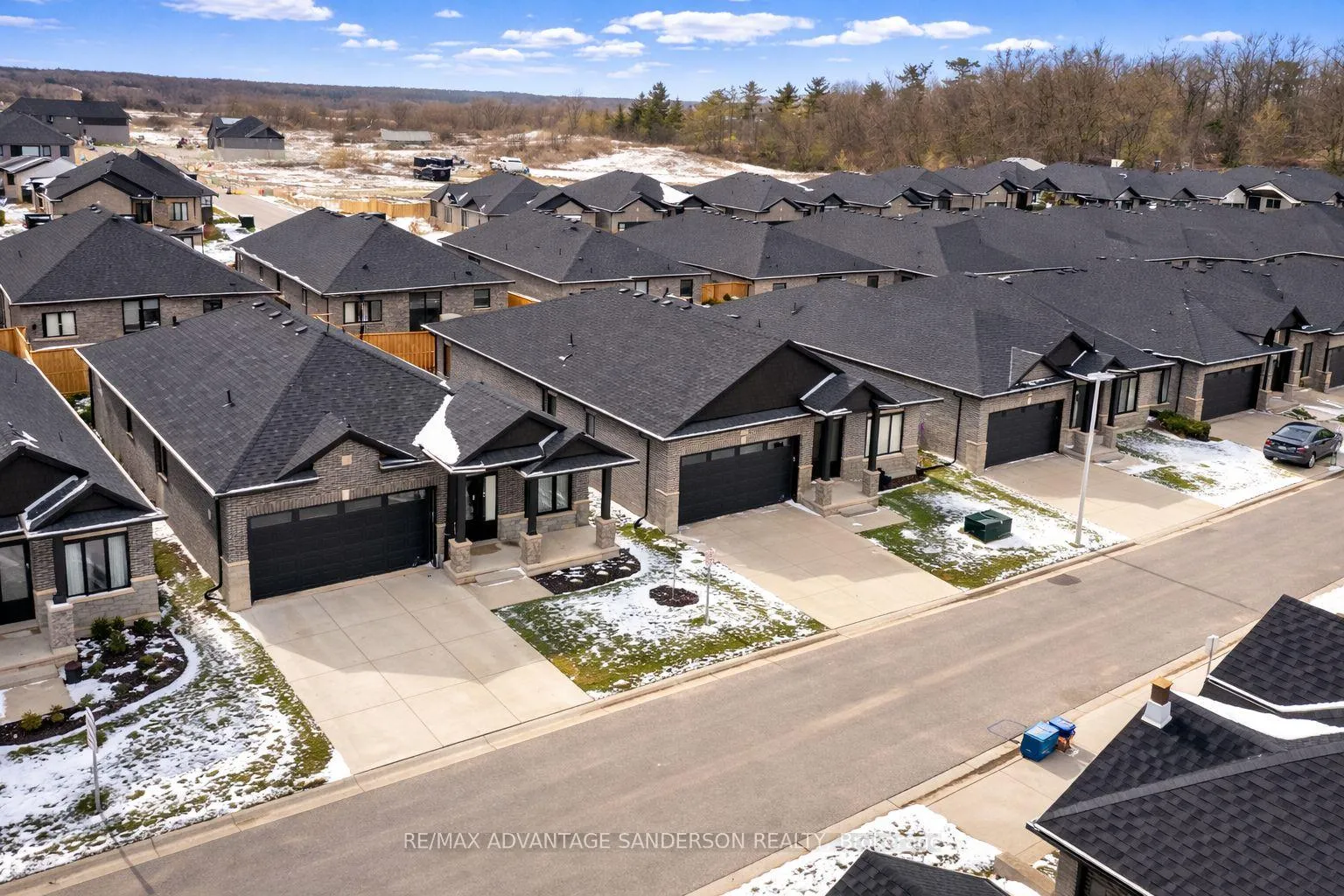 Photo 5 of Unit 30, 383 Daventry Way, Middlesex Centre, Komoka — HOMEH