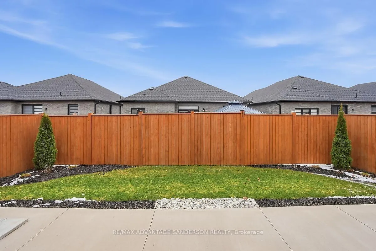 Photo 13 of Unit 30, 383 Daventry Way, Middlesex Centre, Komoka — HOMEH