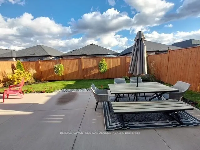 Photo 19 of Unit 30, 383 Daventry Way, Middlesex Centre, Komoka — HOMEH