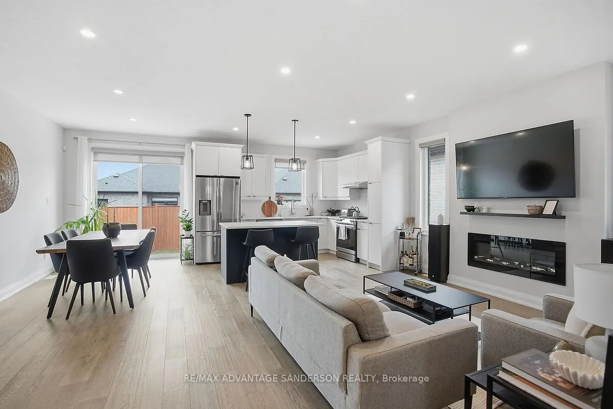 Photo 22 of Unit 30, 383 Daventry Way, Middlesex Centre, Komoka — HOMEH