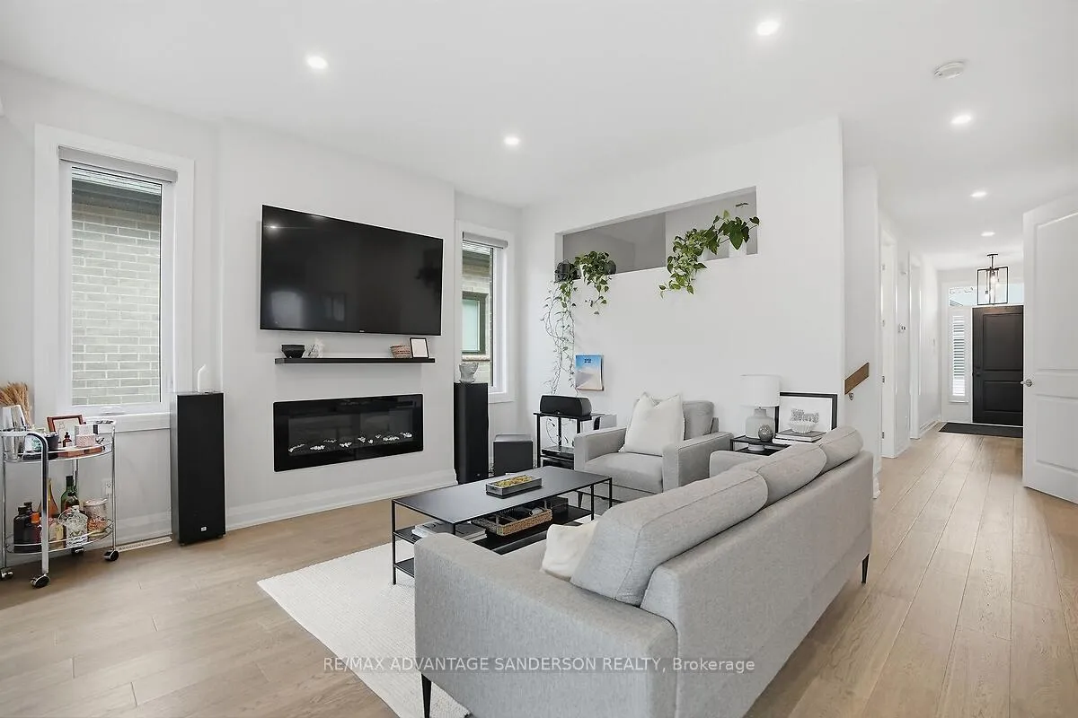 Photo 25 of Unit 30, 383 Daventry Way, Middlesex Centre, Komoka — HOMEH