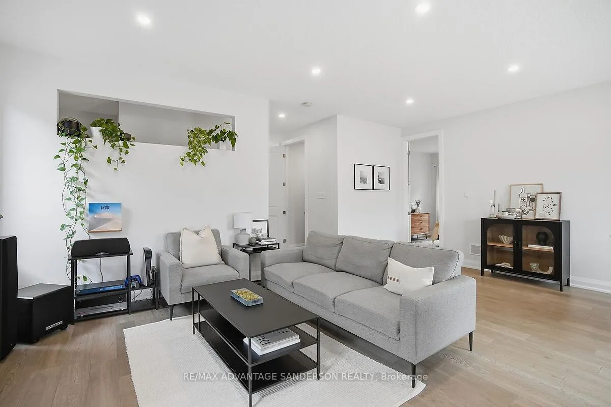 Photo 29 of Unit 30, 383 Daventry Way, Middlesex Centre, Komoka — HOMEH