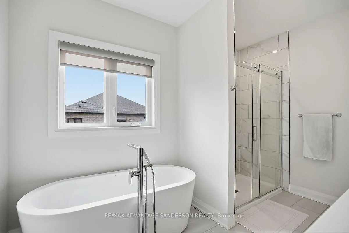 Photo 34 of Unit 30, 383 Daventry Way, Middlesex Centre, Komoka — HOMEH