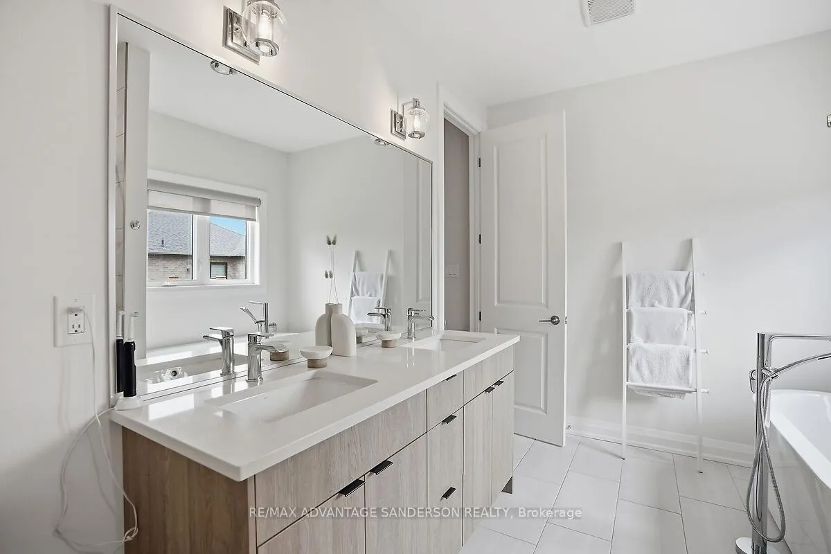 Photo 36 of Unit 30, 383 Daventry Way, Middlesex Centre, Komoka — HOMEH