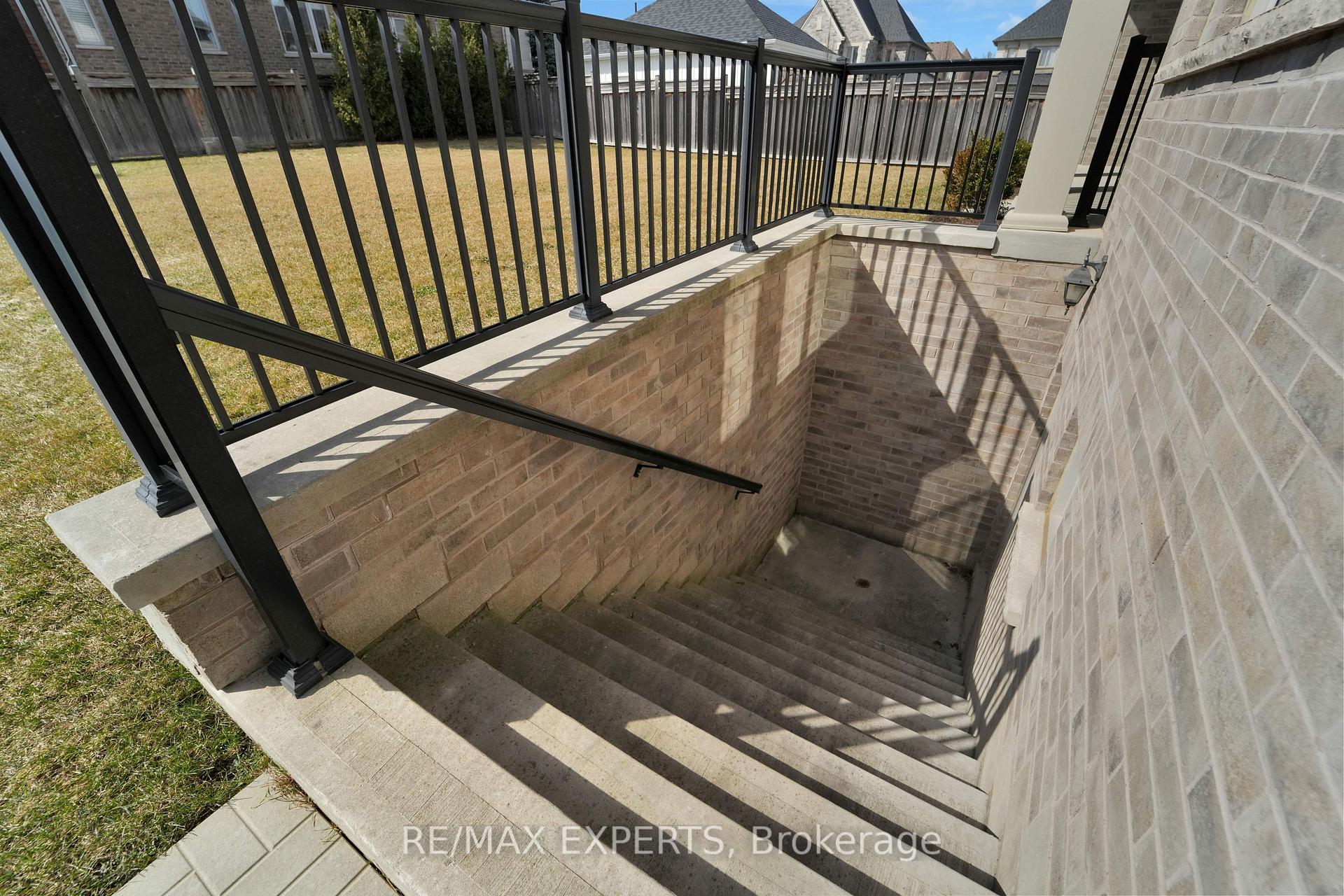 Photo 43 of 52 Skyline Trail, King, Nobleton — HOMEH