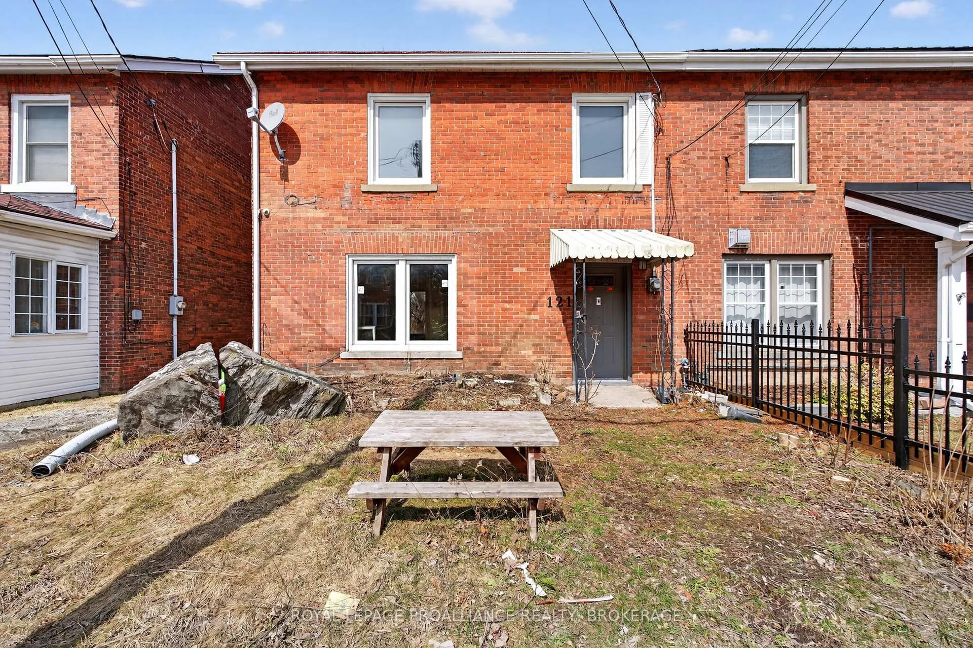 Photo 1 of 121 Stephen Street, Kingston, East of Sir John A. Blvd — HOMEH