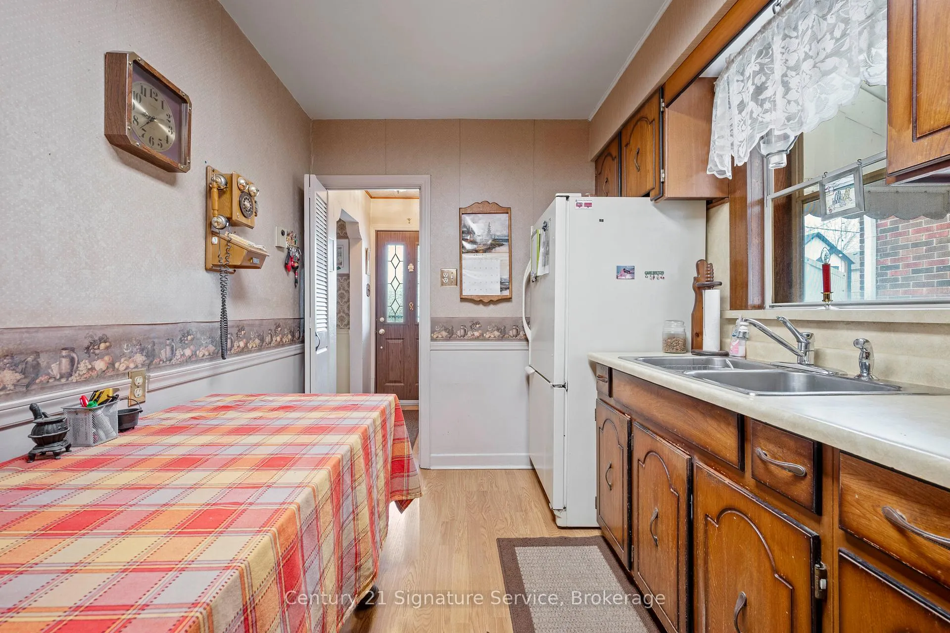 Photo 8 of 83 Elma Street, Etobicoke, Mimico — HOMEH