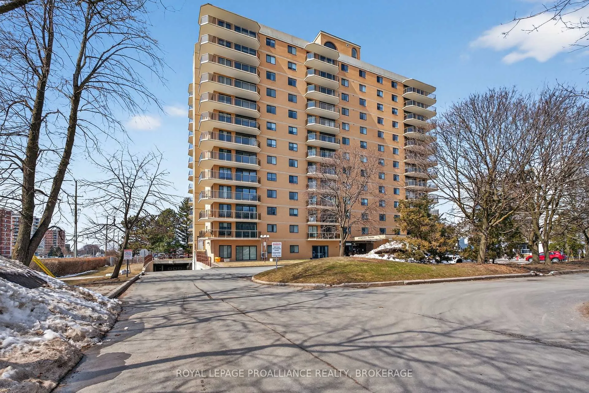 Front of Unit 1006, 257 Bath Road