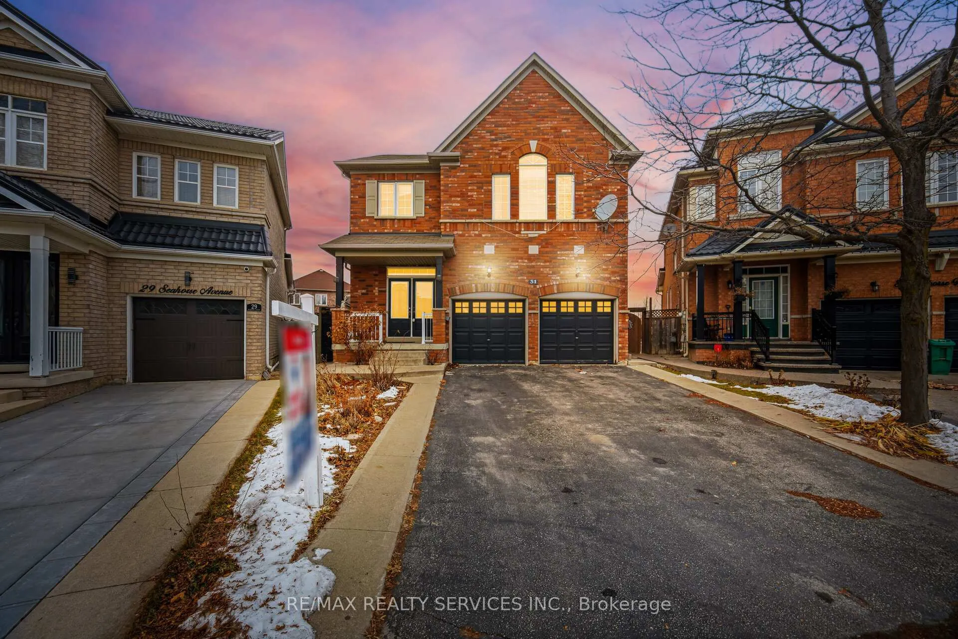 Front of 31 Seahorse Avenue