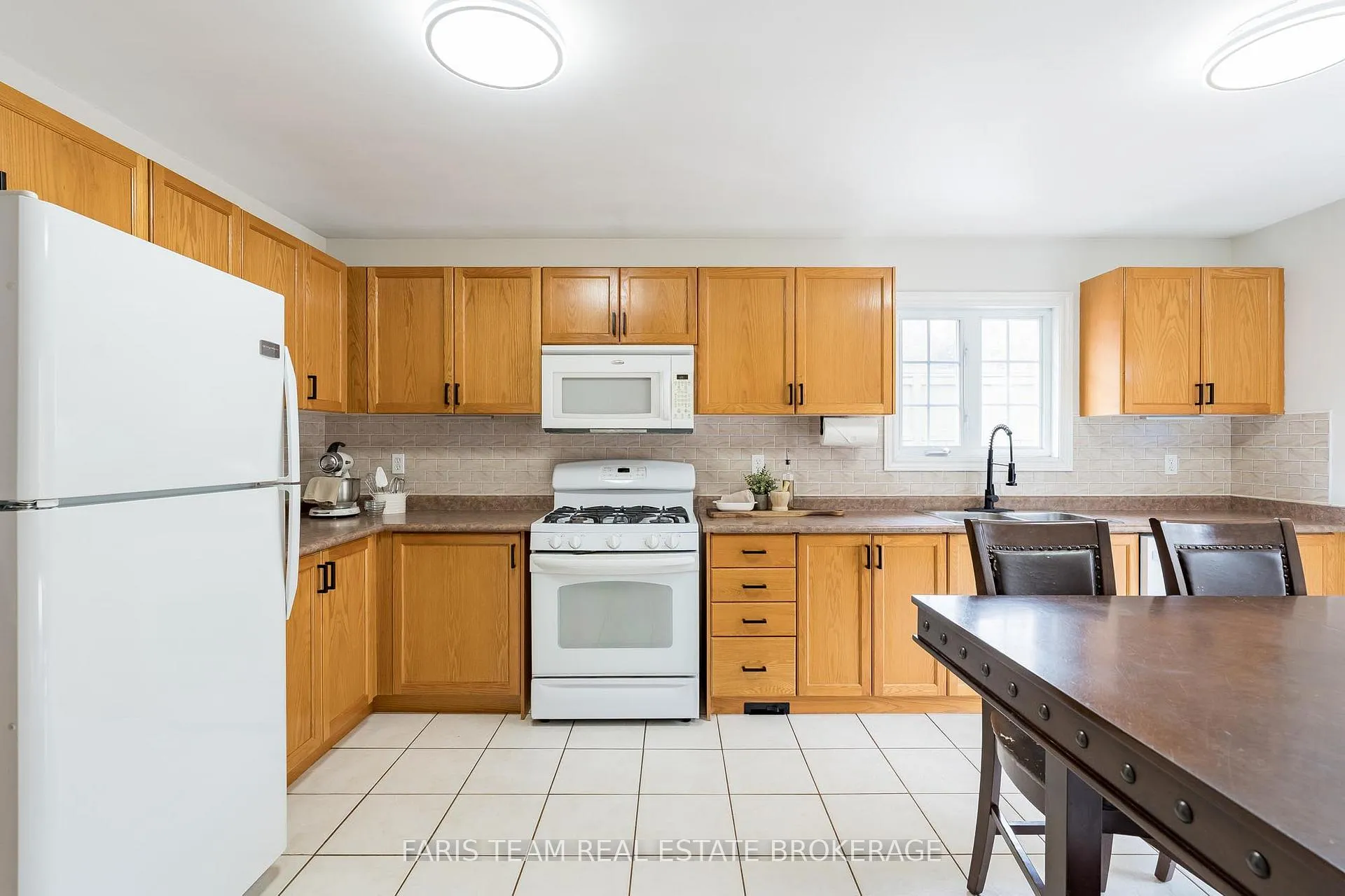 Photo 4 of 1004 Leslie Drive, Innisfil, Alcona — HOMEH