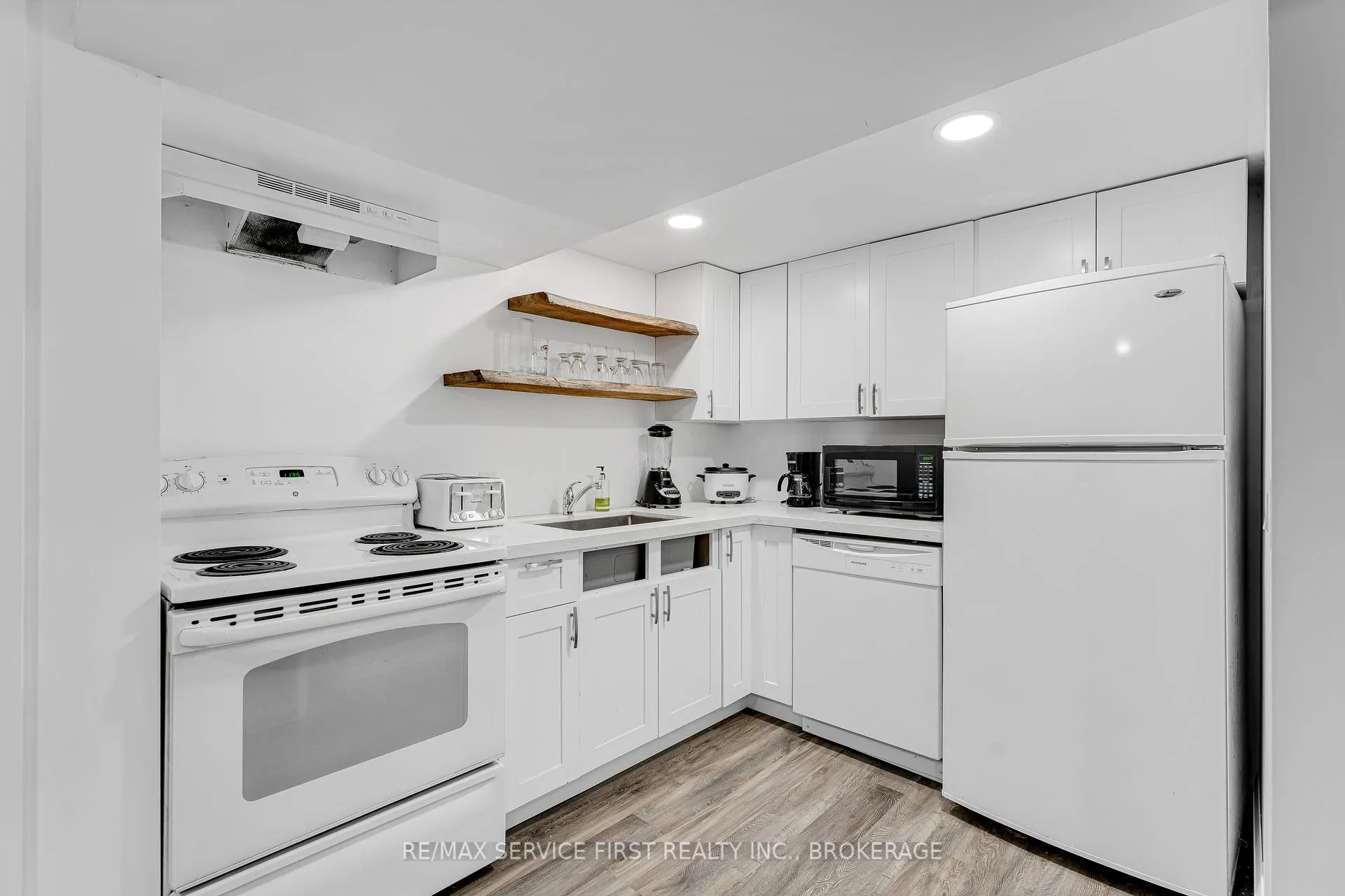 Photo 32 of 1209 Lincoln Drive, Kingston, South of Taylor-Kidd Blvd — HOMEH
