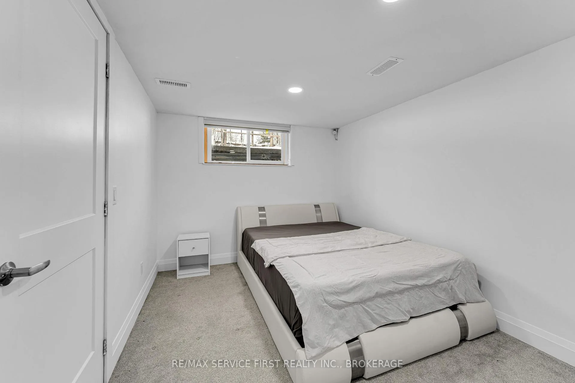 Photo 33 of 1209 Lincoln Drive, Kingston, South of Taylor-Kidd Blvd — HOMEH